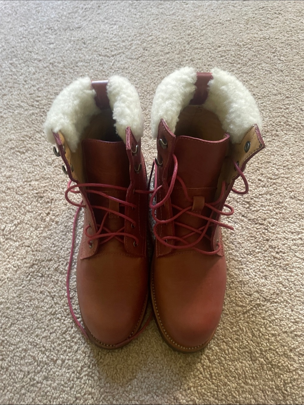 Adelante leather cozy Havana pomegranate size 6. Retails for $385.